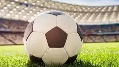 我国男足备战世预赛，客场迎战新加坡挑战